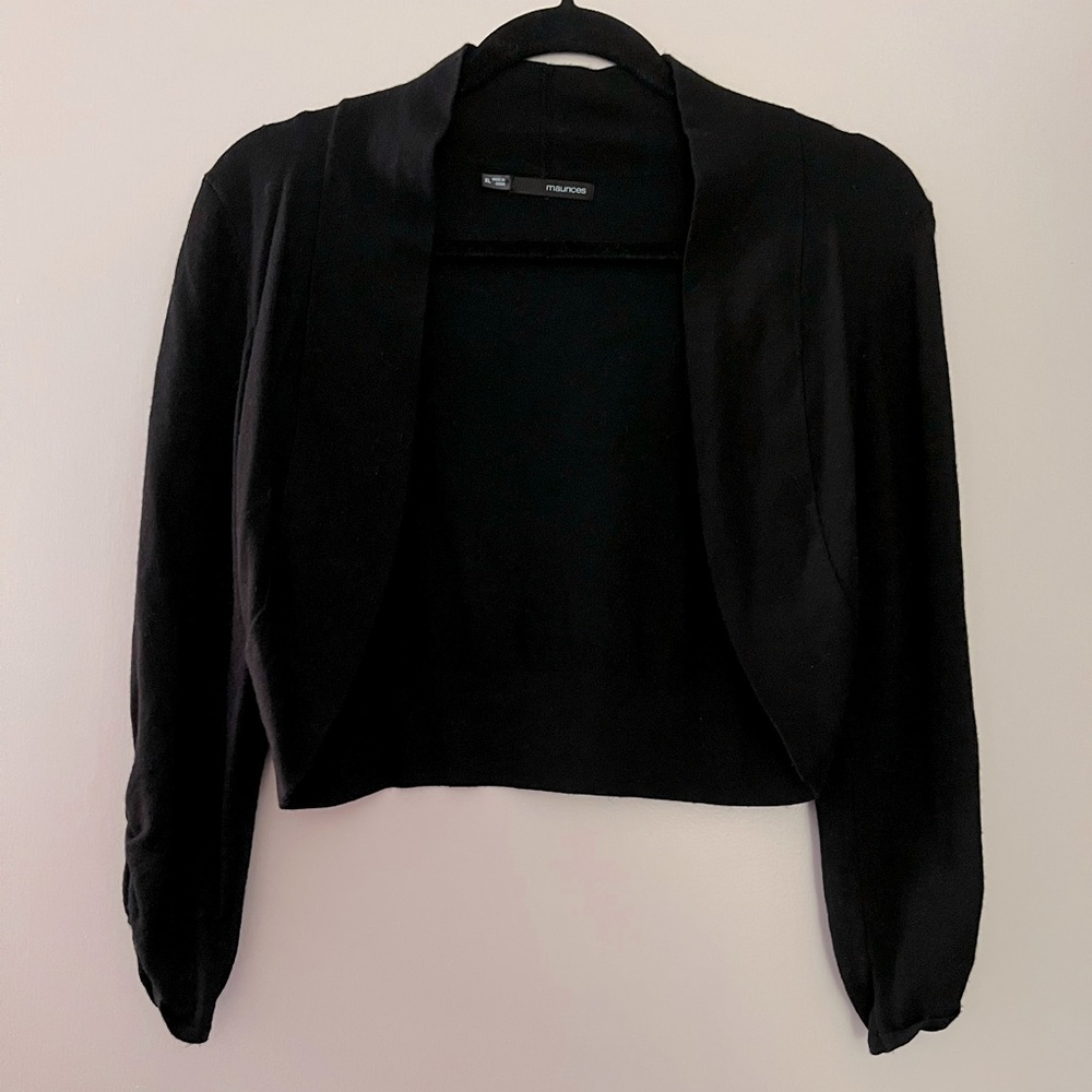 Maurice’s black cropped sweater